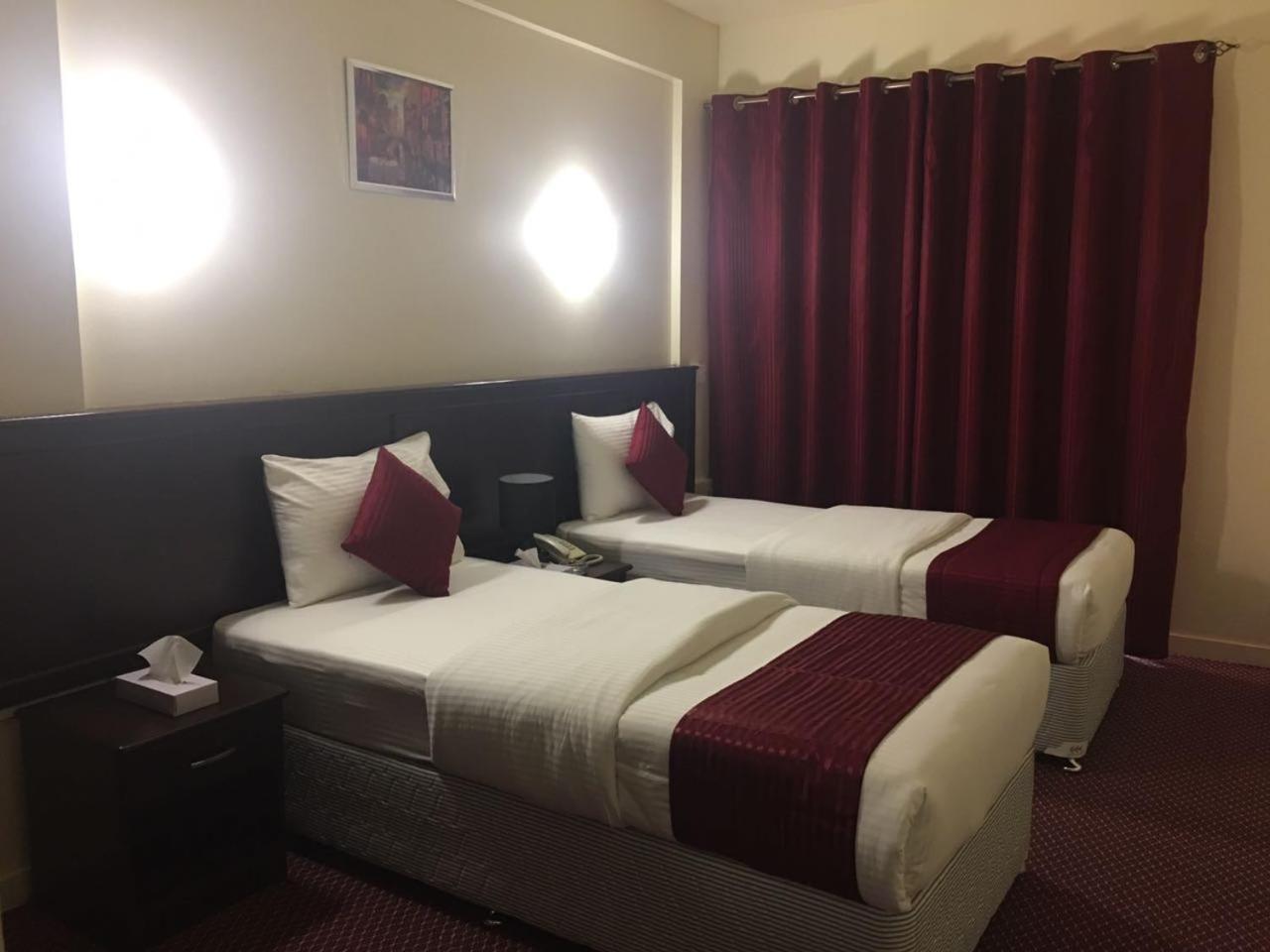Simba Hotel Dubai Buitenkant foto